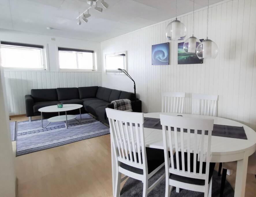 Spacious Apartment On Kvaloya Kvaloysletta Esterno foto